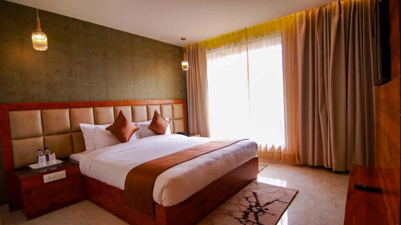 Golden Fern Resort ชิมลา ภายนอก รูปภาพ