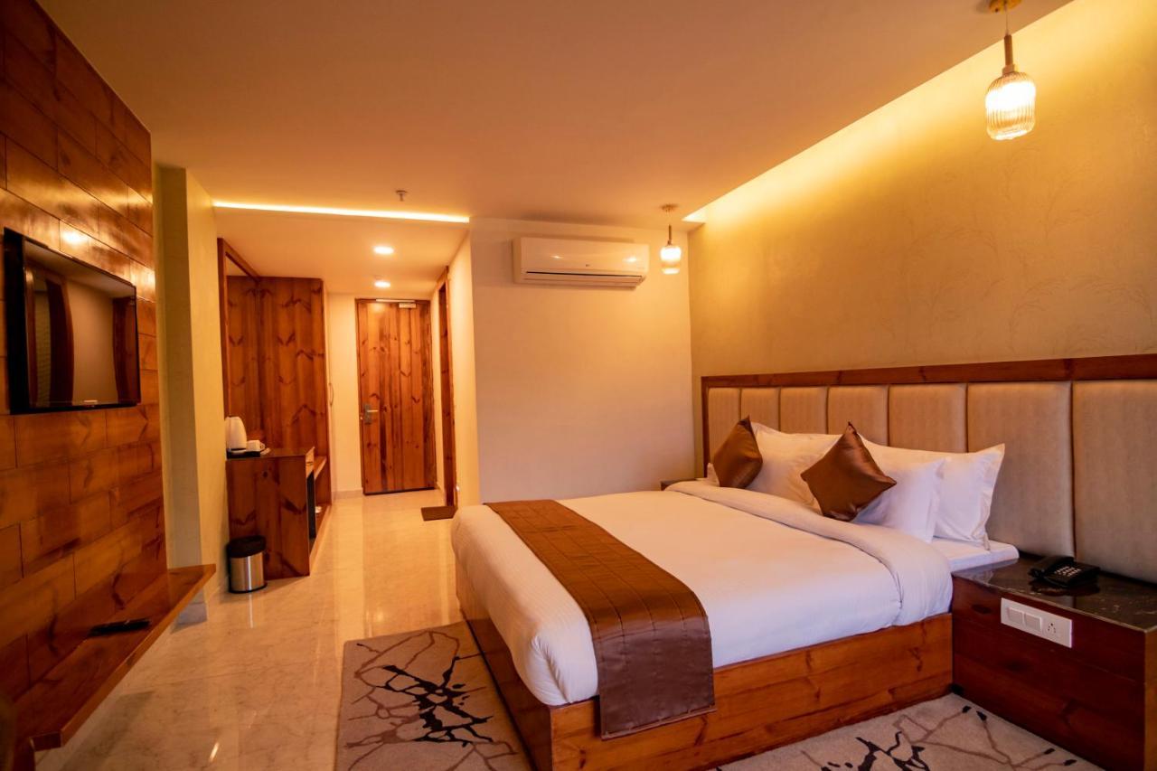Golden Fern Resort ชิมลา ภายนอก รูปภาพ