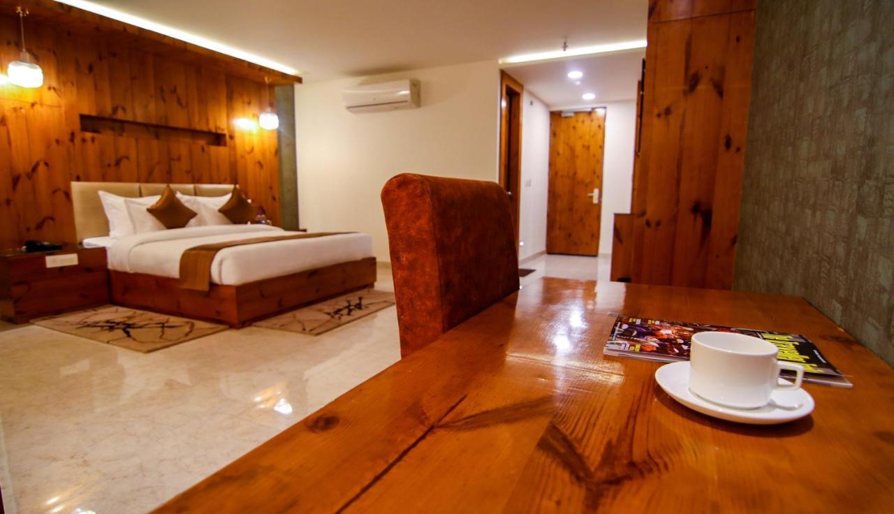 Golden Fern Resort ชิมลา ภายนอก รูปภาพ