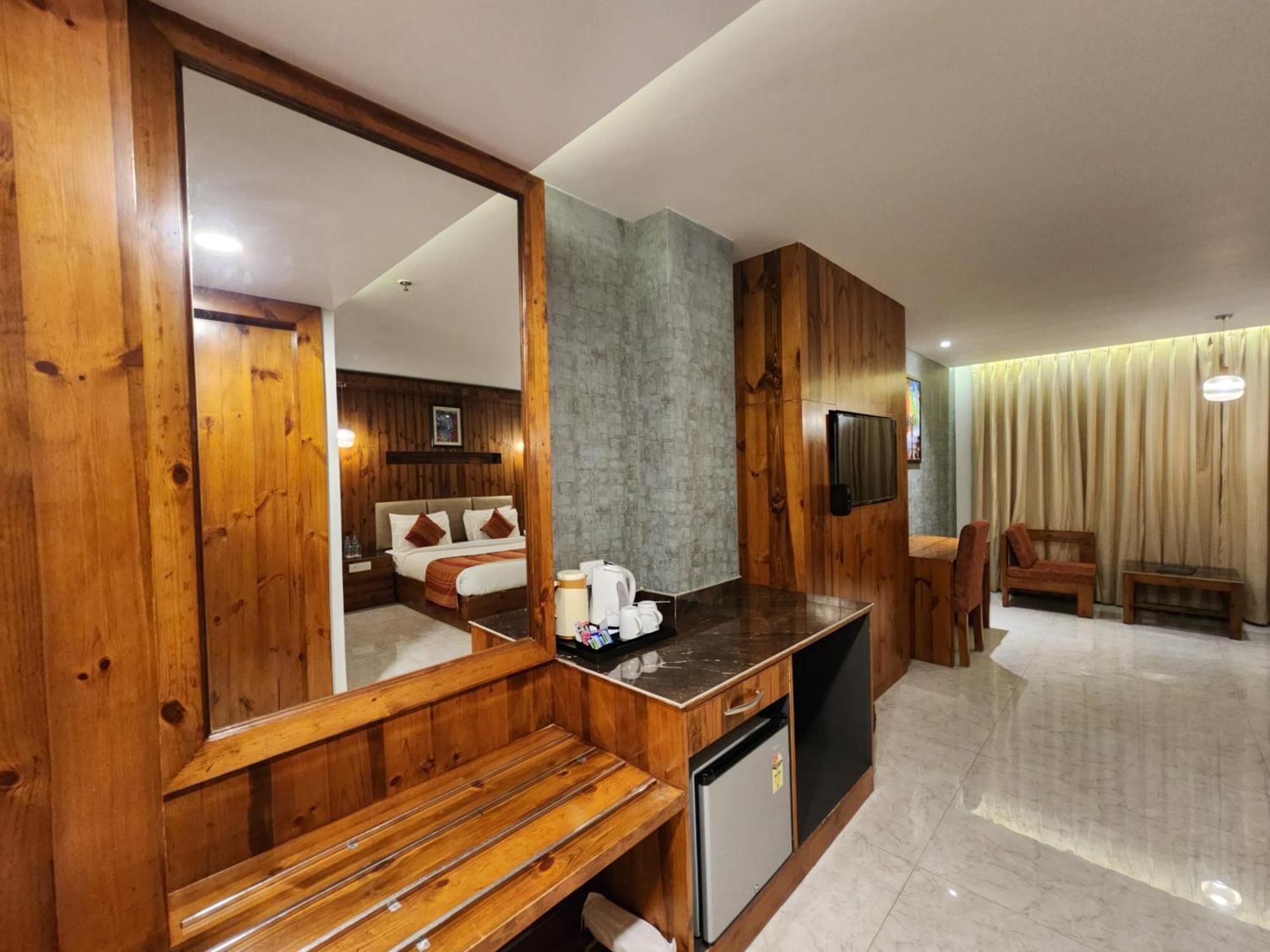Golden Fern Resort ชิมลา ภายนอก รูปภาพ